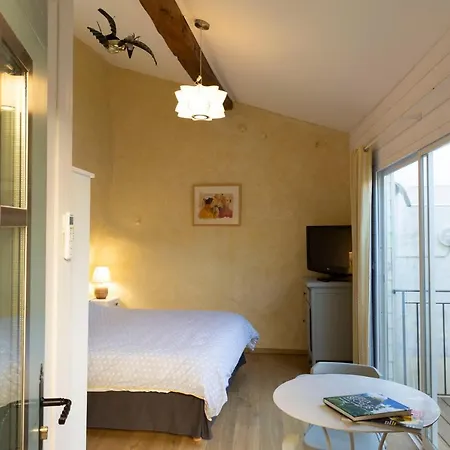 Independante A Bed & Breakfast